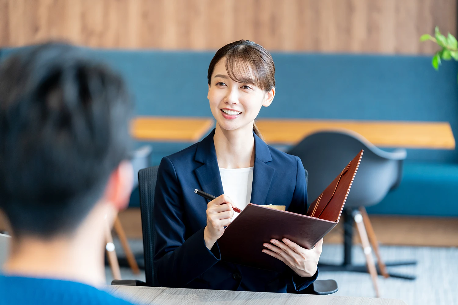 目の前の資金確保と事業構造の見直しを一気通貫でサポート